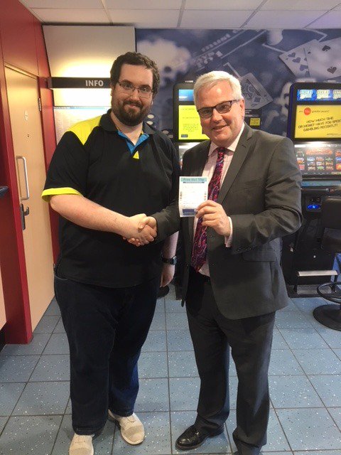 Last week I met the brilliant <a href="/WilliamHill/">William Hill</a> team in Connah's Quay to put a charity bet on #Norwich to win over the weekend. Unfortunately they didn't win (I should've known better!). William Hill are still donating the £50 to a charity of my choice, <a href="/CLIC_Sargent/">CLIC Sargent</a>