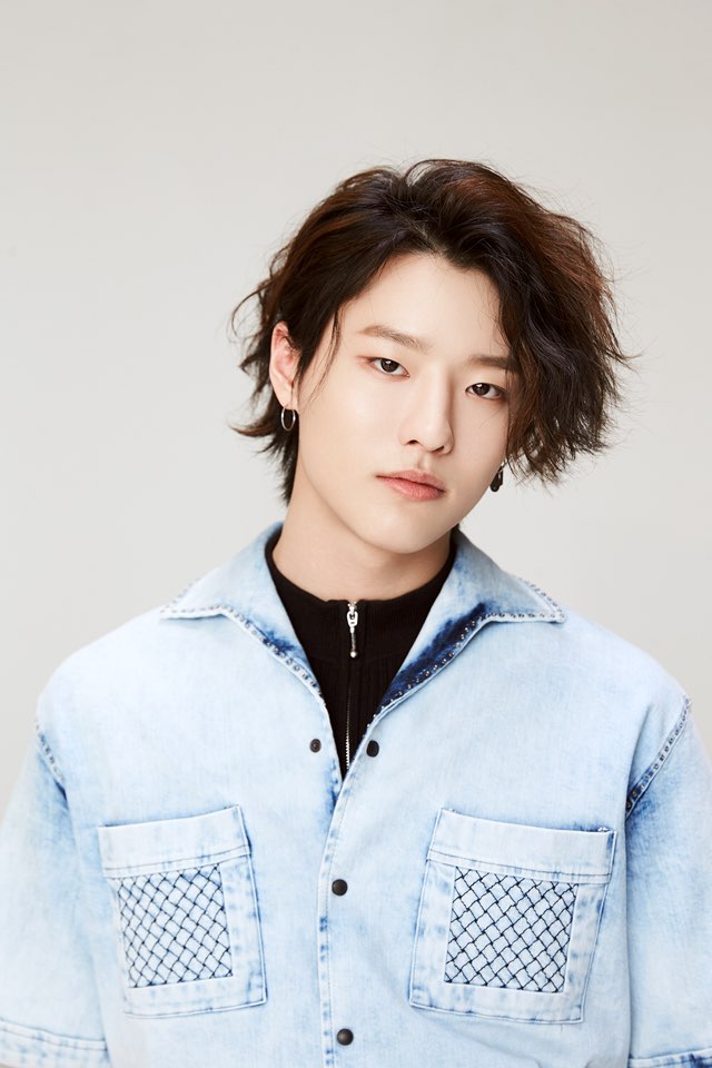 UNIQ_5's tweet photo. [PHOTO] New Profile Photo 공개!
#UNIQ #ZHOUYIXUAN #SUNGJOO #WENHAN #SEUNGYOUN #YIBO https://t.co/P5wS3vY2YS