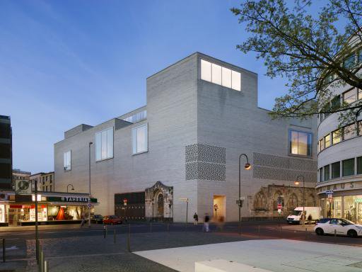 Kolumba liegt mitten in der Innenstadt von Köln , aufgebaut an einem Ort mit 2000-jähriger Stadtgeschichte. Ein Ort, der zur Identität der Stadt, der Kirche und eines jeden Einzelnen beitragen möchte. #cityMW #MuseumWeek