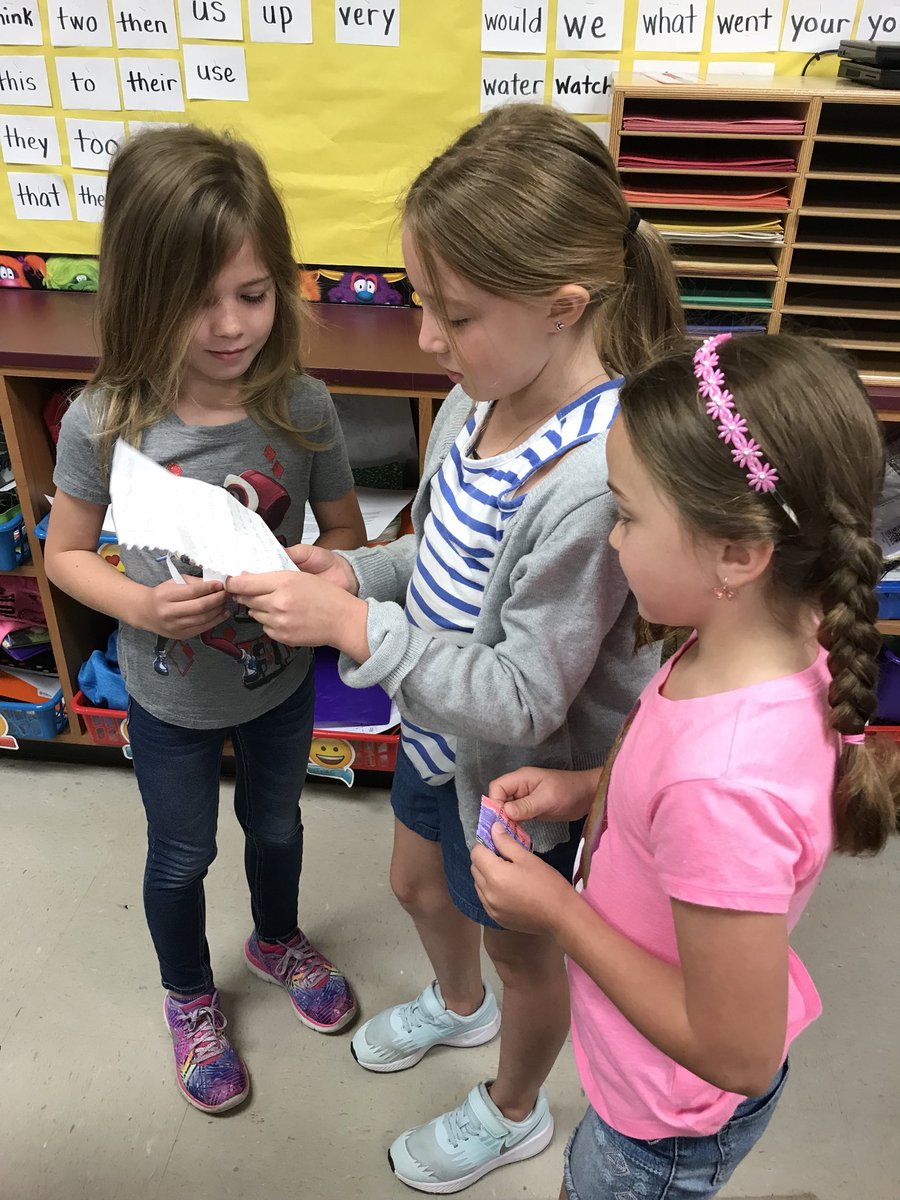 MrsMolsberry's tweet photo. Starting our day reading a #poeminmypocket @bearbranchelem https://t.co/tpz9Ffj4aL