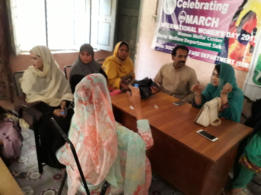 shaista_balouch's tweet photo. #visted #women #welfare center #social welfare #department sukkur. And #Distributed #Books,#uniform,#bags,and #shoes. #student of #government #primary #School #Baghayat Ali shah at #sukkur. https://t.co/2aRFwYXbcg