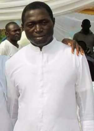 SolomonAmande's tweet photo. Earlier today two Catholic priest were killed by armed Fulani Herdsmen from Mbalom ,Benue state. Read what one of the priest killed ,Fr.Joseph Gor wrote on his timeline on  3rd of Jan.
Insert are pics of the slain priests.
@BashirAhmaad @MBuhari @realFFK @FemAdesina @segalink https://t.co/4VNGoBtaUV