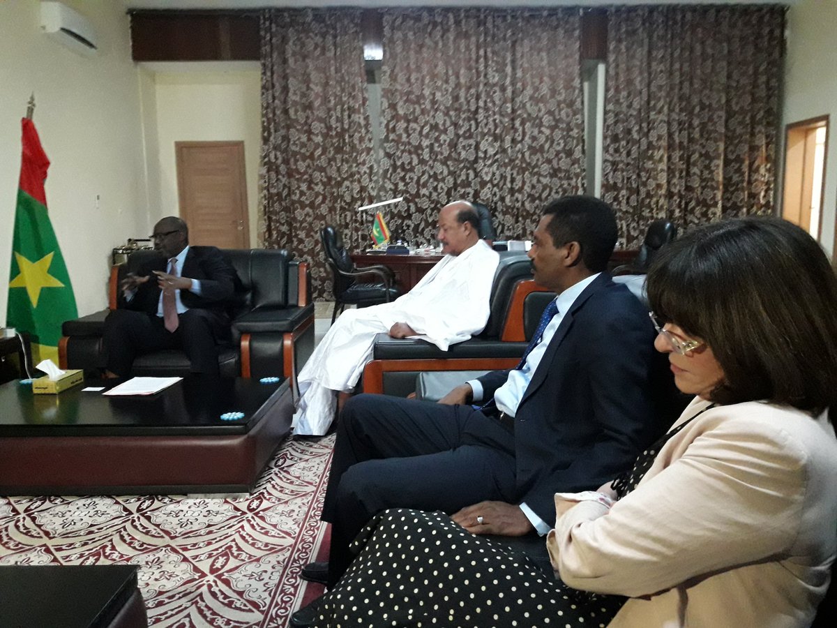 FranceenRIM's tweet photo. Accueil très chaleureux et amical réservé par le président de l'Assemblée nationale de Mauritanie à la délégation du groupe d'amitié France-Afrique de l'Ouest du @Senat français. https://t.co/lexelaJ3bA