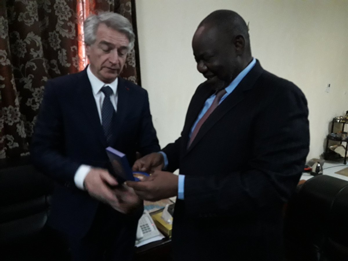 FranceenRIM's tweet photo. Accueil très chaleureux et amical réservé par le président de l'Assemblée nationale de Mauritanie à la délégation du groupe d'amitié France-Afrique de l'Ouest du @Senat français. https://t.co/lexelaJ3bA