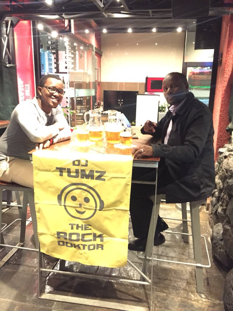 DeejayTumz's tweet image. Tuesdays mean we get to ROCK out at #brewrooftop 
Come with a friend or two for some therapy. Yours truly
#Rockdoktor