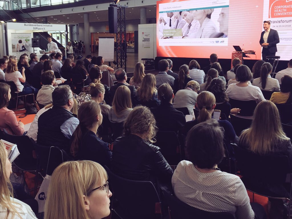 CHC_Messe's tweet photo. Erholsamer #Schlaf als #Zukunftsvision der #HR-Welt! Was #Unternehmen tun können, um #Mitarbeiter dabei zu unterstützen, zeigt Dr. Fabian Krapf auf der #CHCD18 in #Stuttgart https://t.co/8FqrmfoNhs