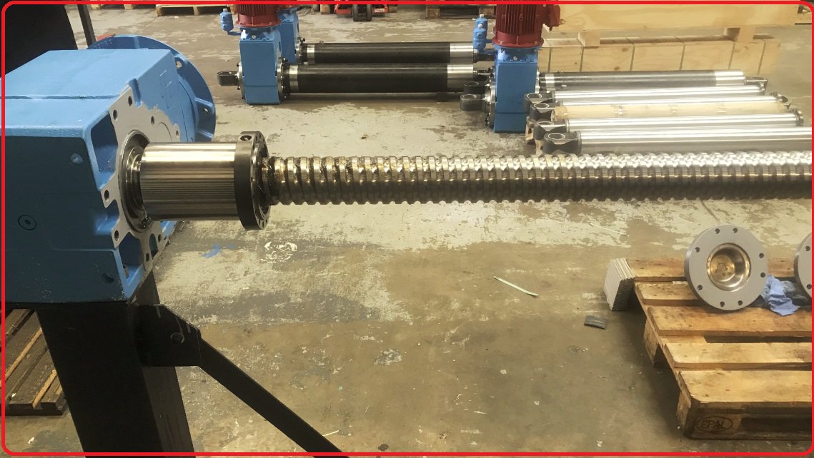 IpsHydraulics's tweet photo. #electricactuator being assembled today. 
We manufacture #linearactuators as well as #hydraulics https://t.co/m2f4cGOg3Q