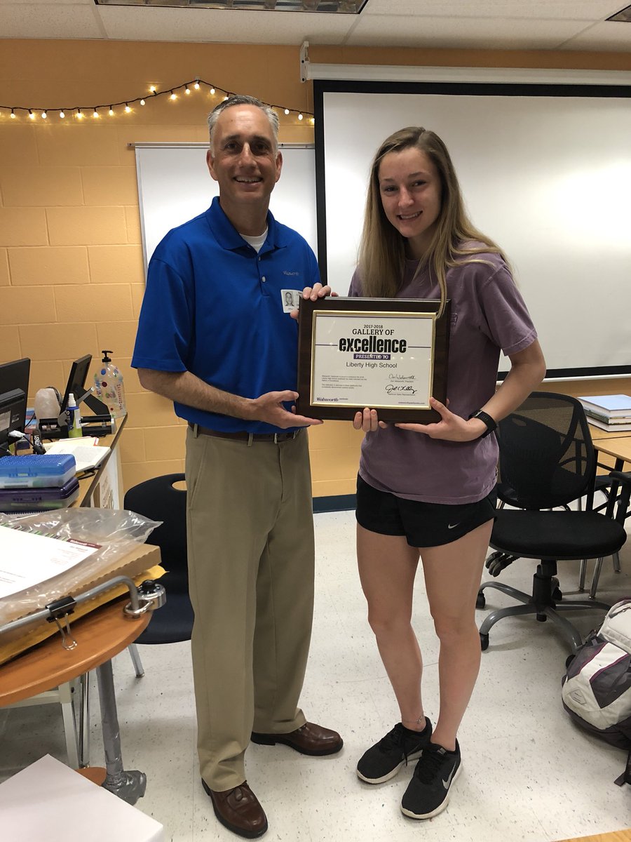 SpectatorYrbk's tweet photo. What an awesome surprise this morning. We are so grateful to be in the gallery of excellence for another year in a row. Thank you @YBK_JKelley and @yearbookforever ! https://t.co/STj8TMAIJ0