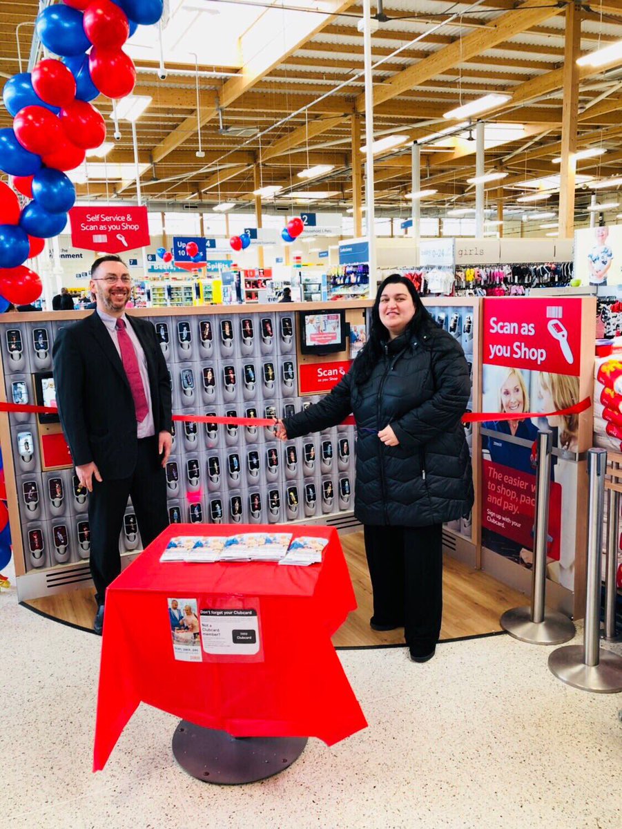 Charl0tte120688's tweet photo. Scan as you shop is officially here #cheethamHill 👍🏻 quickest way for our #clubcard users to shop! Bring your clubcard in to store and a member of our team will set you up! So easy 👍🏻 #scanasyoushop #CustomerService @CHillCommPage @Tesco_North https://t.co/YotGA7n90V