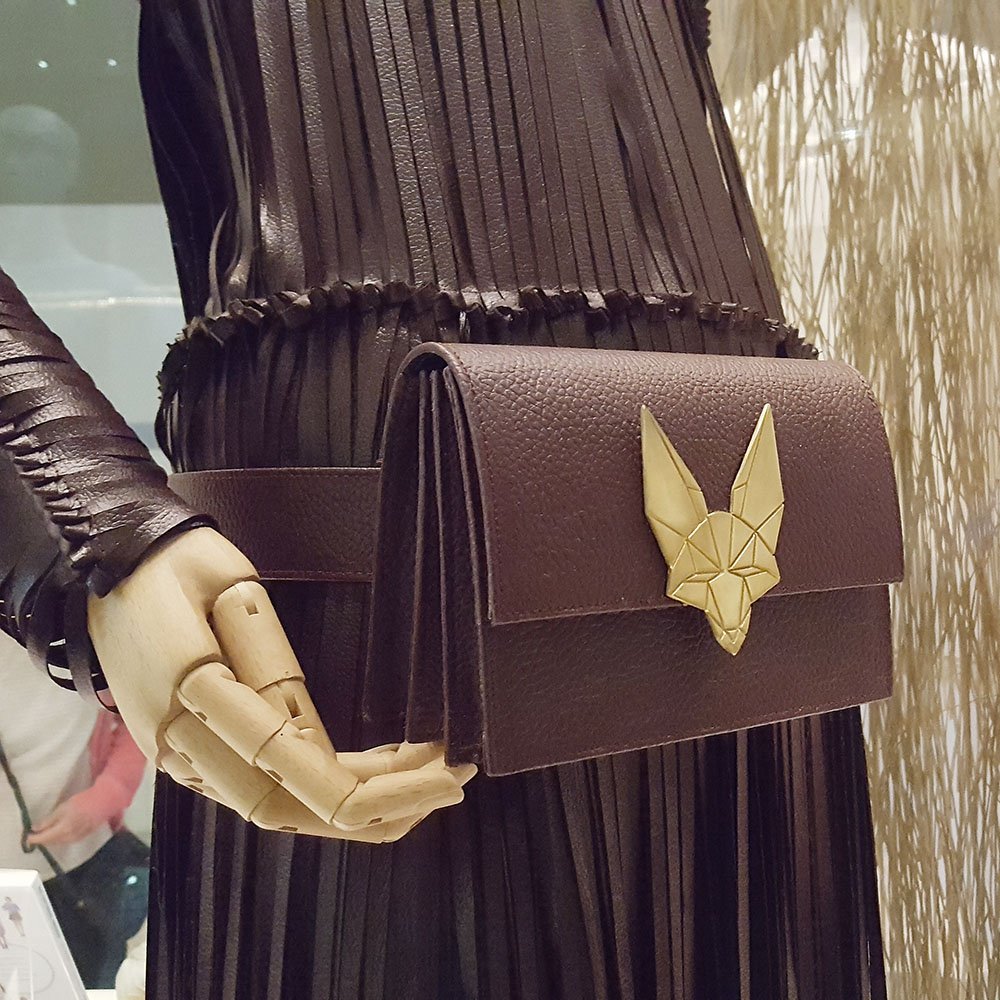 KernanDesign's tweet image. Leather from grapes, fabric from oranges and 3d textiles from grass roots - fashion can be kind and sustainable #fashionedfromnature @V_and_A