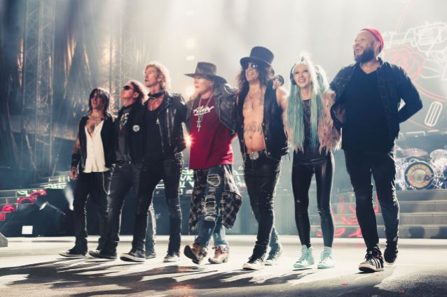 GUNS N' ROSES Will Play Largest Concert Ever To Be Held In Iceland blabbermouth.net/news/guns-n-ro… https://t.co/ByScAYZgjr