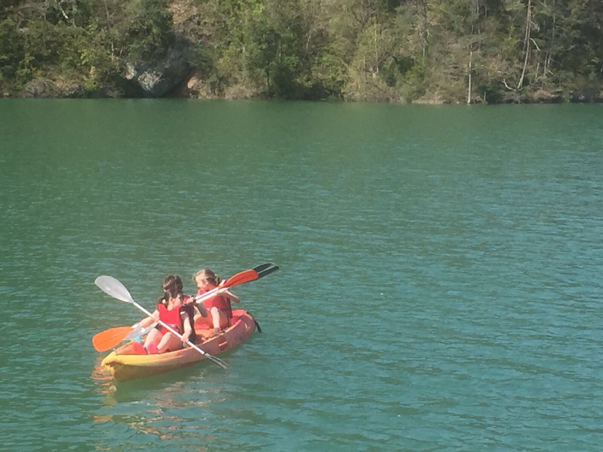 SantJosepVila's tweet photo. Hem anat al Pantà de la Baells: kayak #calcandi #kayak #colònies #santjosepvila17_18 https://t.co/MtsypgsZf6