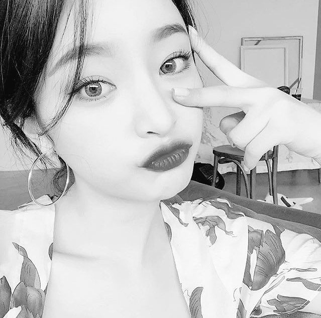 bjeonghavc's tweet photo. will be logging this acc out. 
reach me through kakaotalk. ciao! ♡ https://t.co/d7PhklTvrm