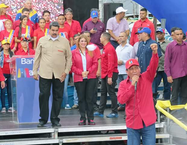 CORSOBAIN_SA's tweet photo. La fuerza laboral de Corsobain acompaño al candidato del pueblo Nicolás Maduro al inicio de campaña para las venideras elecciones presidenciales de 20M. El candidato de la patria a aseveró que después de las elecciones resurgiría como un nuevo líder revolucionario https://t.co/GLvmCOnlwg
