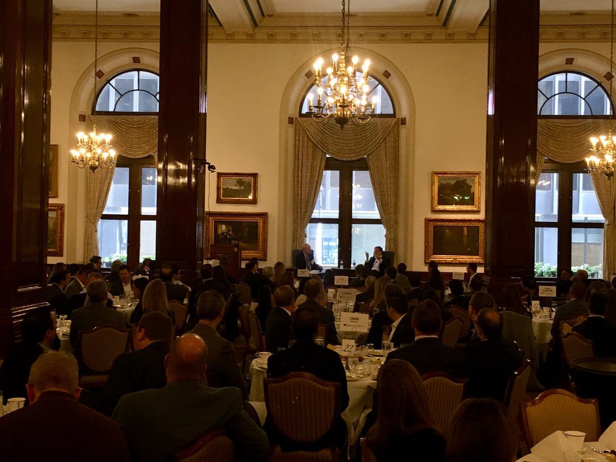 JmeZwierzynski's tweet photo. Packed house at the @MarquetteCRE Chicago Leadership Breakfast featuring Andy Gloor from @sterlingbay! https://t.co/zHtGIJ2SYq