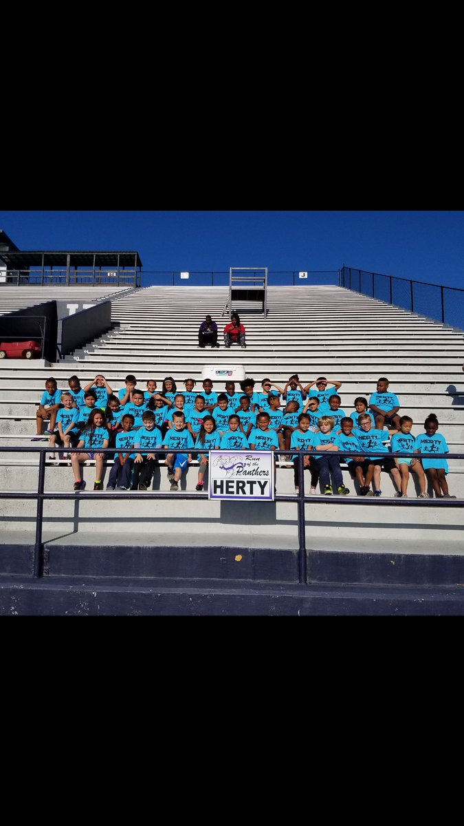 JessNMWilliams's tweet photo. City Wide Track Meet #hertyhasheart https://t.co/yQlDAOGzQA