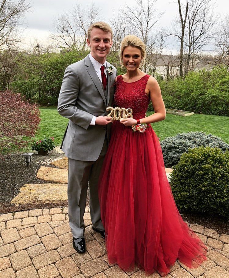 bfclubdress's tweet photo. Happy Prom 2 0 1 8✨
.
.
.
#Macduggal #bfclubdress #prom2018 #prom #red https://t.co/vOeHKGknX9