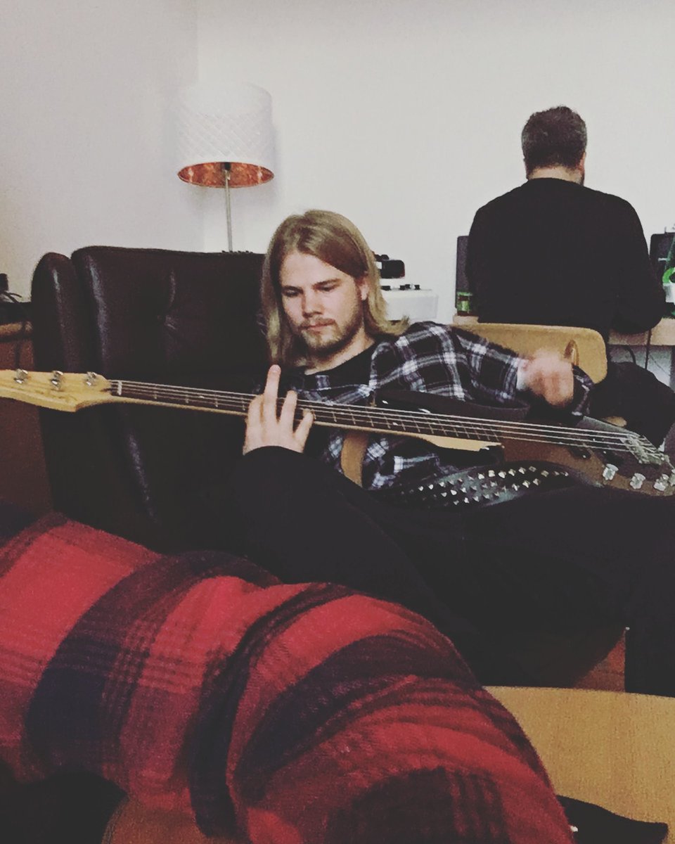 ChrisBourne's tweet image. SLAP YA BASS UP 😲☠🔫 #weaponofchoice