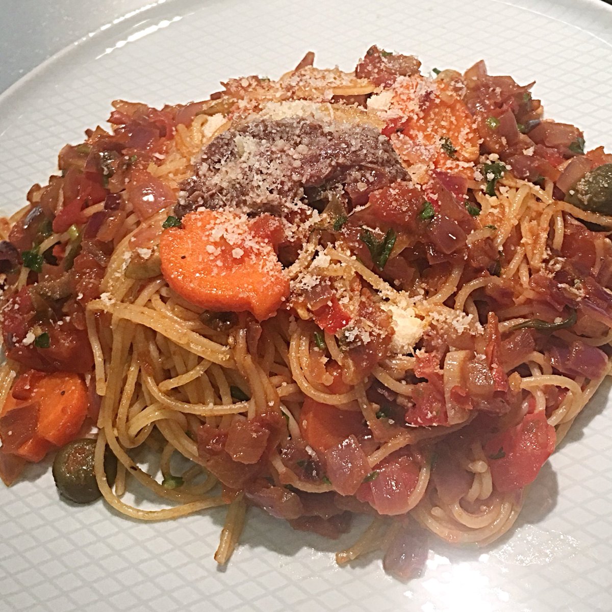 FoodyRuby's tweet photo. Puttanesca angel hair, my favourite pasta dish
#PuttanescaAngelHair #CapelliniAllaPuttanesca #MyFavouritePasta #Puttanesca #Pasta #ILoveAnchovies #ChopsticksAndForks #FoodyRuby #FoodBlogger #FoodBlog #FoodLover #Foodie #HKFoodBlogger #HKFoodBlog #EnjoyingFood #Yummy #HomeCooking https://t.co/2AJtx68dhl
