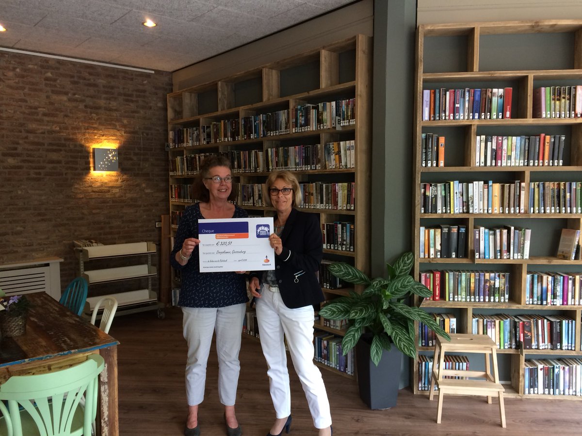 TukkerTilly's tweet photo. Mooie cheque uitgereikt. Dorpskamer Giessenburg blij met bijdrage! @RabobankAV #clubkasav https://t.co/JIalAHeWjc