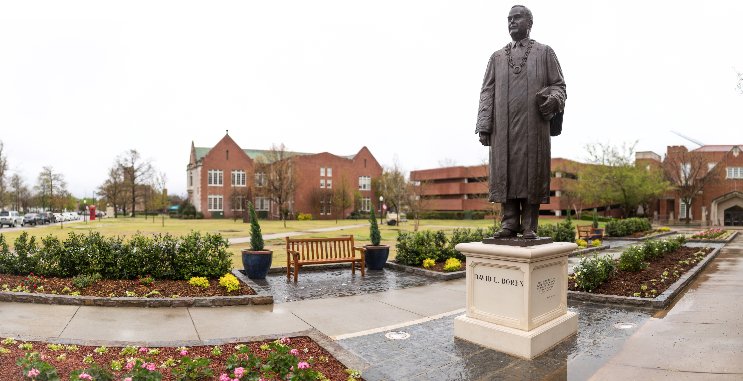 UofOklahoma's tweet image. "Never underestimate the power of kindness. How we treat each other will help determine the future of our society." -@President_Boren's quote on the base of his statue. Click to learn more about his sculpture. 

🔗: link.ou.edu/2vDN105