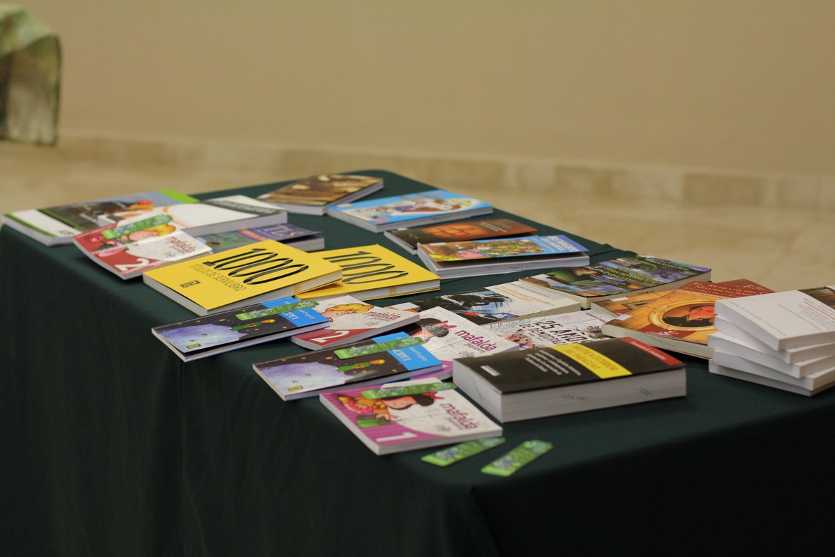 Te mostramos las mejores postales de la conferencia realizada el día de ayer en conmemoración al "Día del Libro y la Semana de la Propiedad Intelectual". Agradecemos a los disertantes presentes y a todos lo que asistieron al evento 👏💕