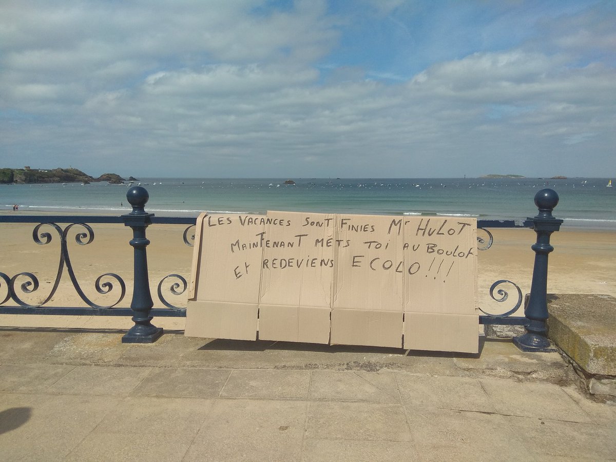 Photo Maison De Nicolas Hulot En Bretagne Les cheminots manifestent devant la maison de Nicolas Hulot en Bretagne