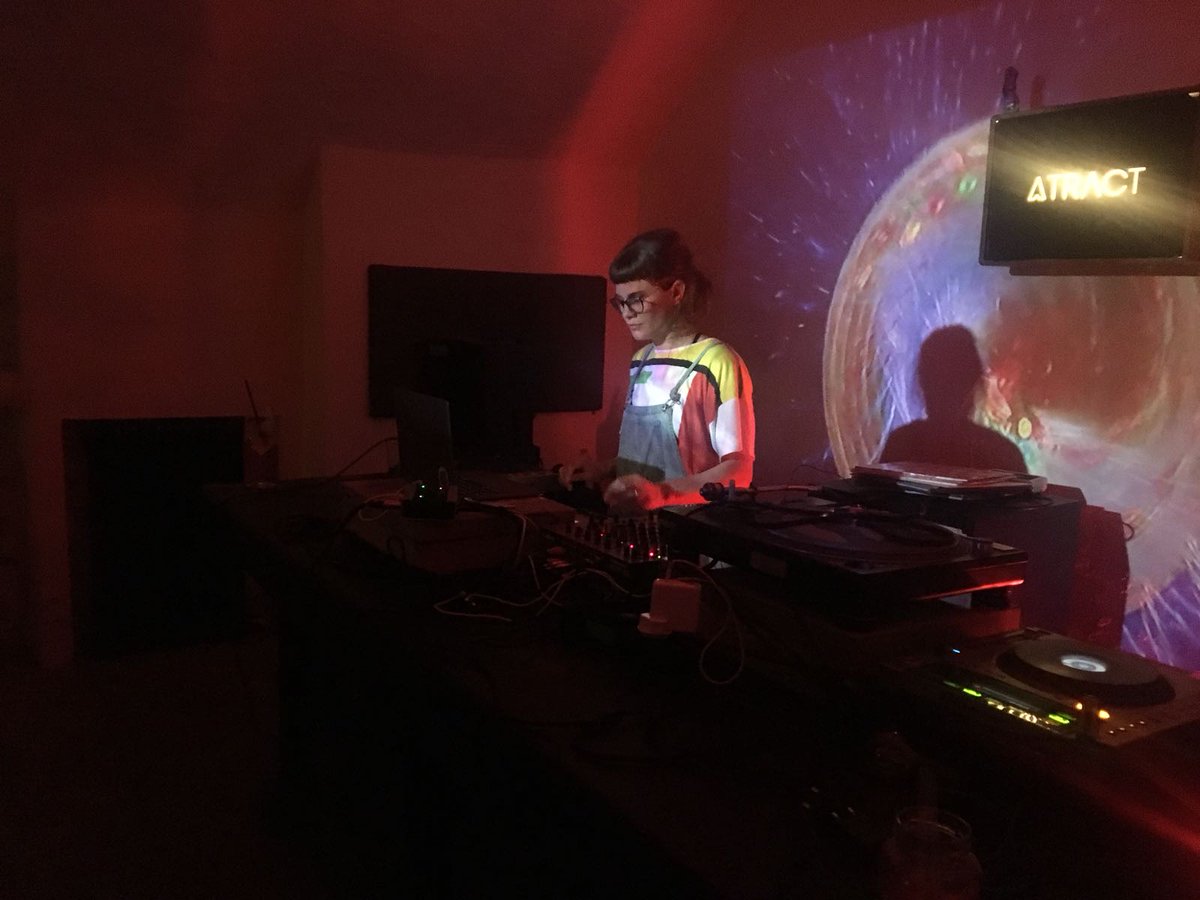 janineabear's tweet photo. #ATRACT pic from my  live techno show, ITALY 21.04.2018 https://t.co/ELAIDRiQ8j