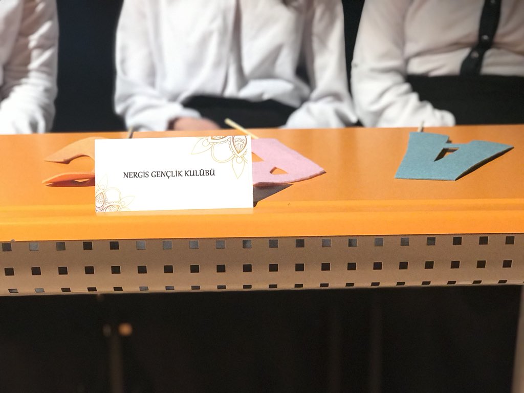 “ Kültürümüze Işık Tutanlar “ 
Müslüman İlim Sultanları projesi kapanış programında projede eğitim alan öğrenciler arasında gerçekleştirilen bilgi yarışması...

#gençliğedeğer

Türkiye Cumhuriyeti Gençlik ve Spor Bakanlığı
Gençlik Projeleri