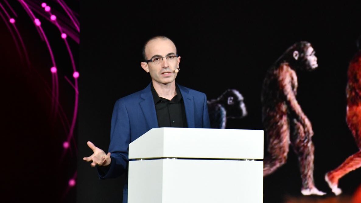EYnews's tweet photo. “Big data has not yet seen the merger between infotech and biotech. Currently, big data is mainly around where I go and what I buy. The next big revolution is around biometric data.” @harari_yuval shares his views at #InnovationRealized https://t.co/gStbqRkyer