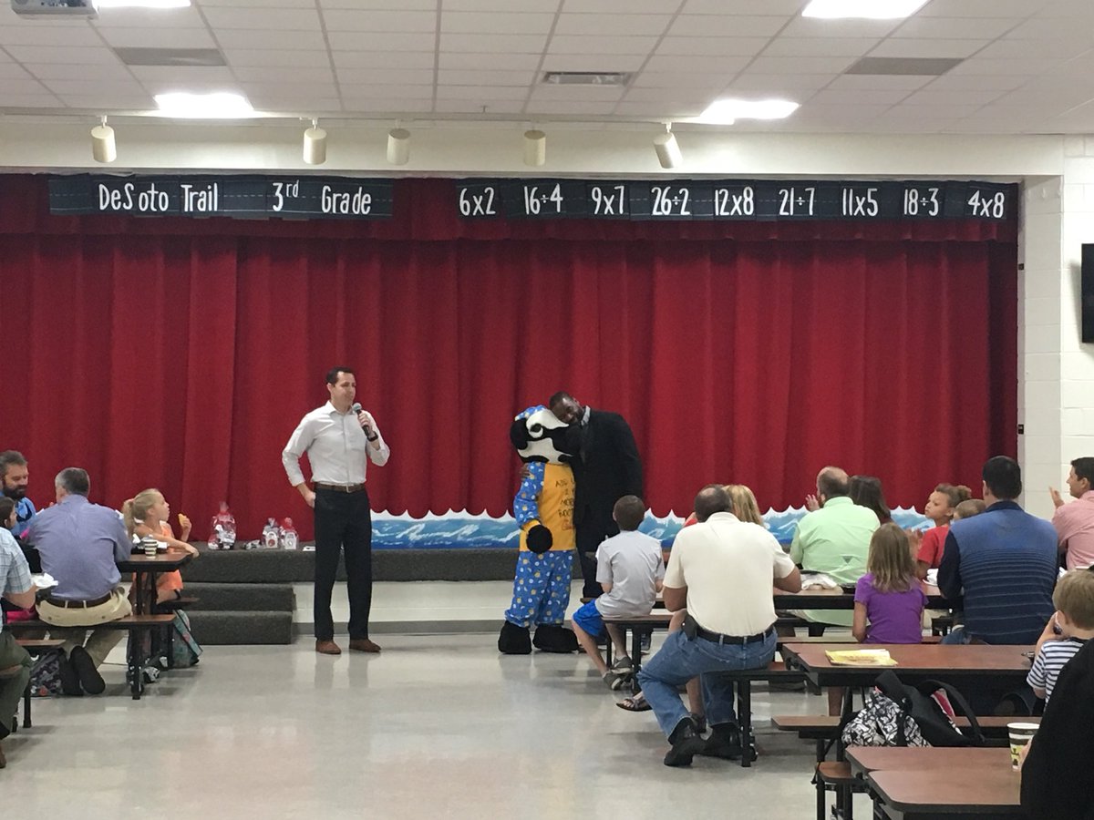 desototrail's tweet photo. Thank You, Commissioner Maddox, for being the guest speaker at our All Pro Dad breakfast event this morning. We also appreciate all you and the Foundation for Leon County Schools do for our schools! https://t.co/2B7MCvbEws