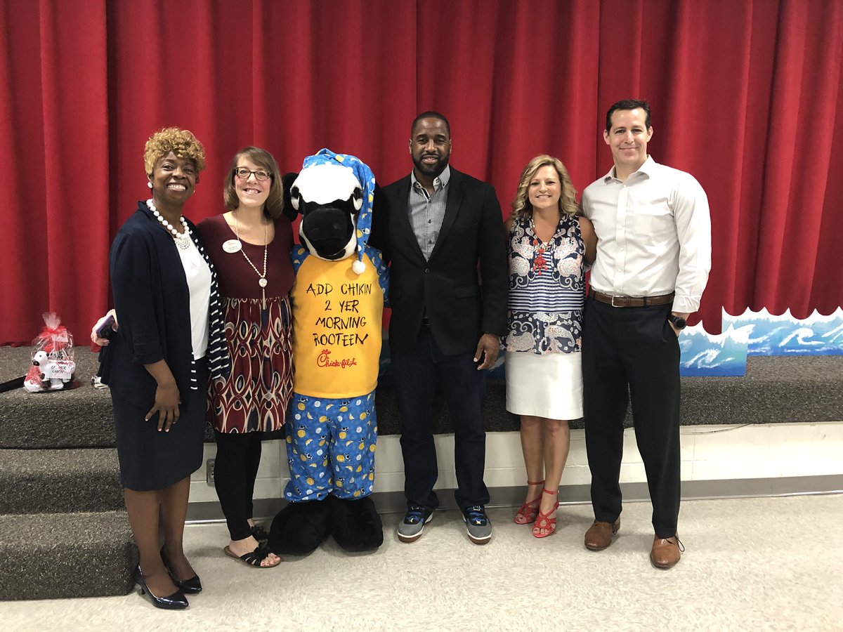 desototrail's tweet photo. Thank You, Commissioner Maddox, for being the guest speaker at our All Pro Dad breakfast event this morning. We also appreciate all you and the Foundation for Leon County Schools do for our schools! https://t.co/2B7MCvbEws
