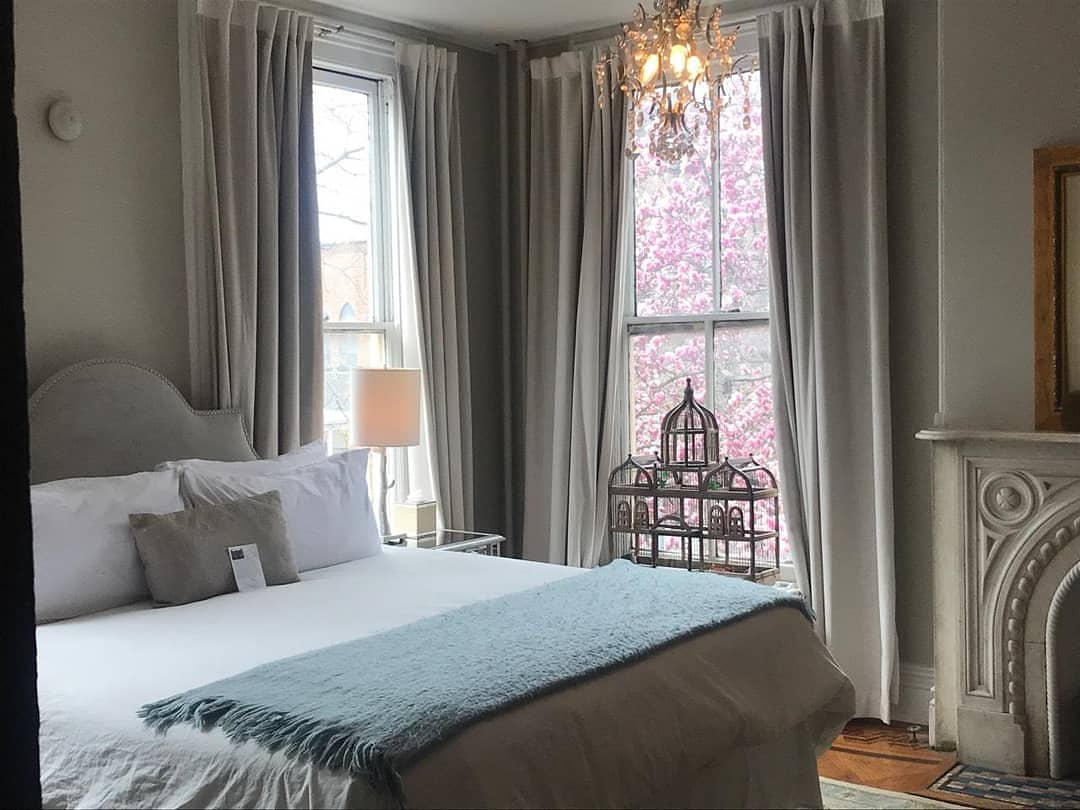 MoniqueAkwaaba's tweet photo. Loving the morning view from our Jumping The Broom Suite in Brooklyn this morning. A beautiful reminder that Spring is finally here!
#akwaabainns
#themansionatnoblelane
#checkedinn
#bedandbreakfastinn
#travelnoire
#condenasttraveler
#tripadvisor
#travelandleisure https://t.co/qKy7Sch5ff