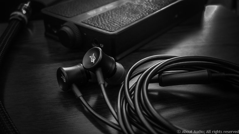 제품 완성도에 온 힘을 기울인
MEZE 11 NEO 이어폰

goo.gl/ccW49s

소중한 이(耳)를 위한 선물
앤블레스

#유럽풍 #고품격 #인이어이어폰 #알루미늄하우징 #이어폰에철학을담아 #7NOFC #유행을타지않는디자인