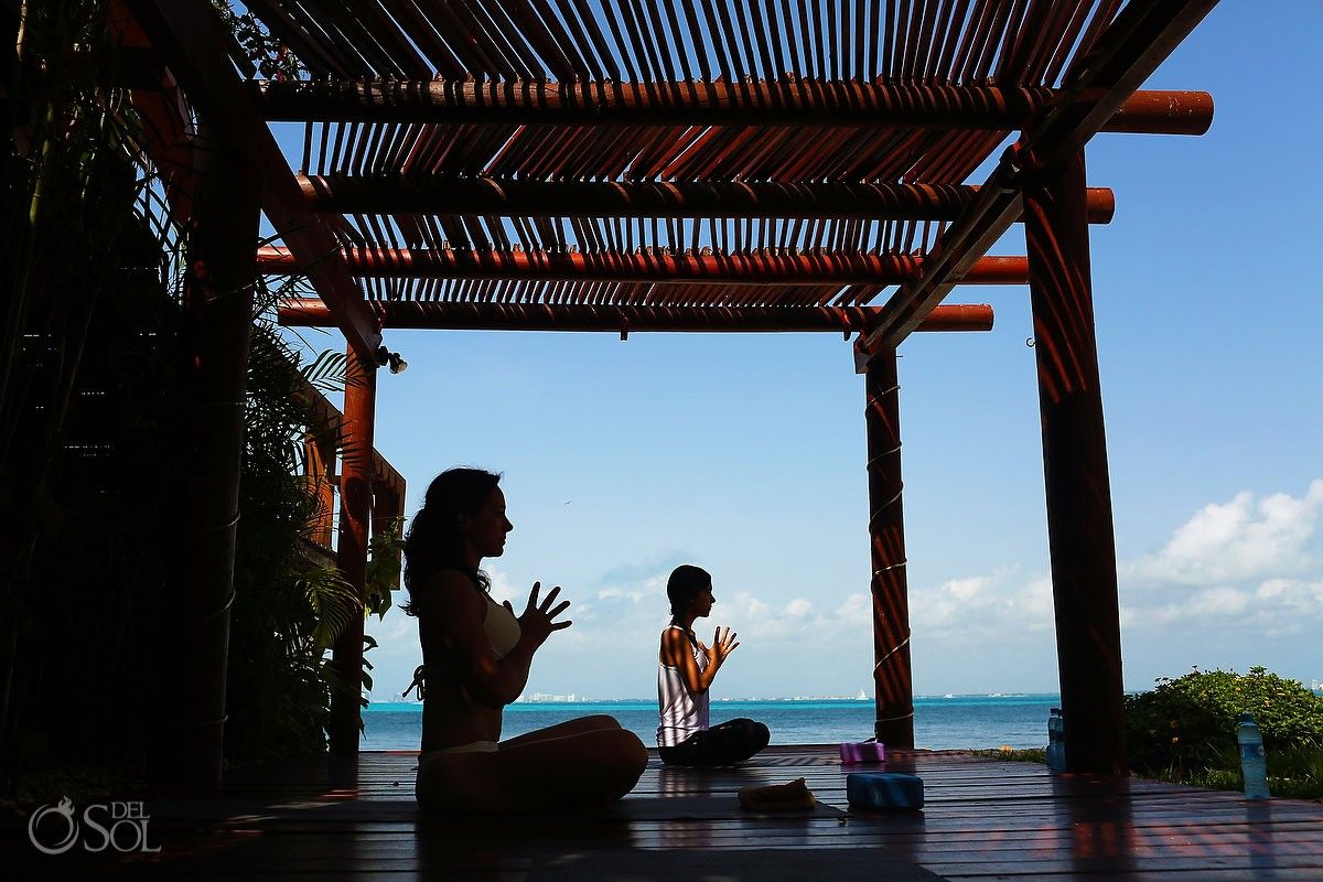 delsolphoto's tweet image. A photographer gets people to pose for him. A yoga instructor gets people to pose for themselves

#quotes #TuesdayMotivation #IslaMujeres Mexico #Aworldofitsown