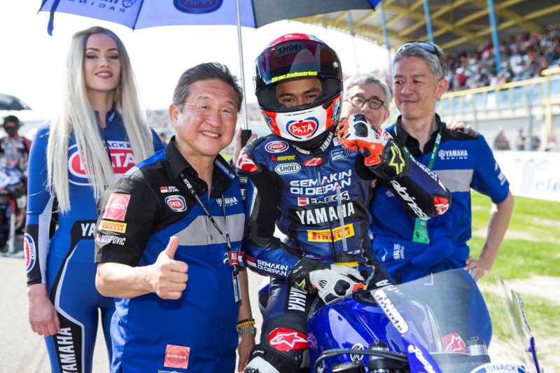 speedwayID's tweet photo. WSSP300 Assen, Race : Sempat Posisi Ke-6 Galang Hendra Terjatuh, Tekad Lebih Baik Pada Seri Imola   https://t.co/s7DiQFPlOB https://t.co/RAUWnwcfYG