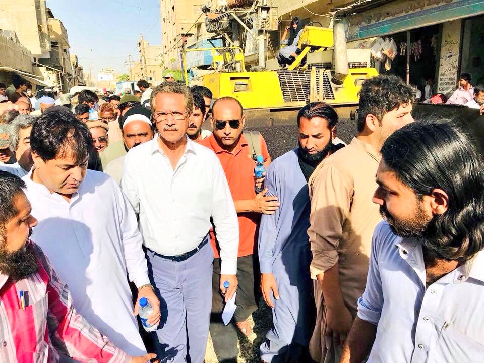wasimakhtar1955's tweet photo. #Visited #UC32 #BilalColony, #District #Korangi in order to monitor the #RoadCarpetingWork. https://t.co/zhAkE3EvJh