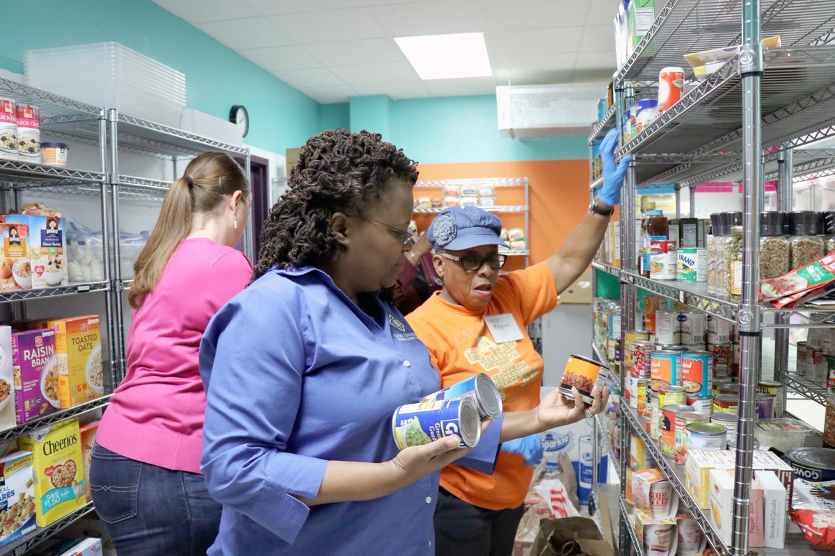Duke_DCA's tweet photo. Happy 50-year anniversary, @DukeCreditUnion! To celebrate, credit union employees collected donation items and stocked shelves @umdurham: https://t.co/VPdDmkDXFo #DukeServes #DukeDoingGood https://t.co/lH7Gu9FLWv