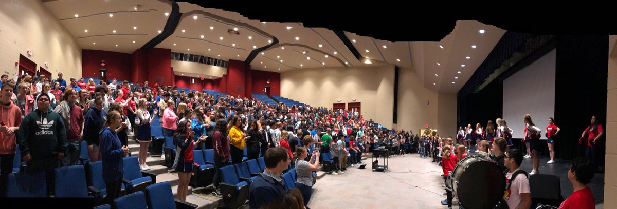 NHS_SCCSD's tweet photo. North High welcoming the Class of 2022 at the activities fair. We look forward to you starting at NHS next year! https://t.co/SdCzpwwbY6