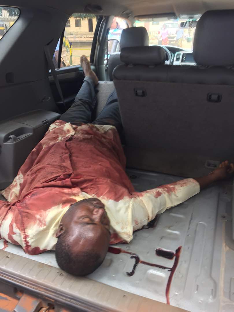 benuestategovt's tweet photo. #BenueKillings 
Early hours of today two Catholic priest were killed by armed Fulani Herdsmen at Mbalom ,Benue state. 
@BashirAhmaad @MBuhari @realFFK @FemAdesina @HaaOrpinTersoo @TerAkase @bukolasaraki @renoomokri @NGRPresident @AsoRock https://t.co/ZcrGpIRvQh