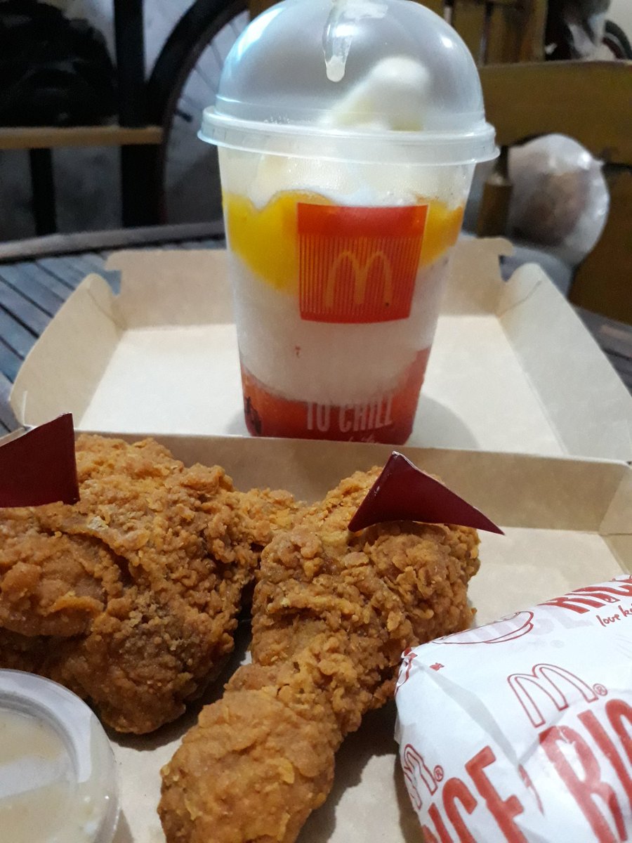 cherJo18's tweet photo. thank you Lord!

#mcdospicychicken https://t.co/LxnnLWAKtc