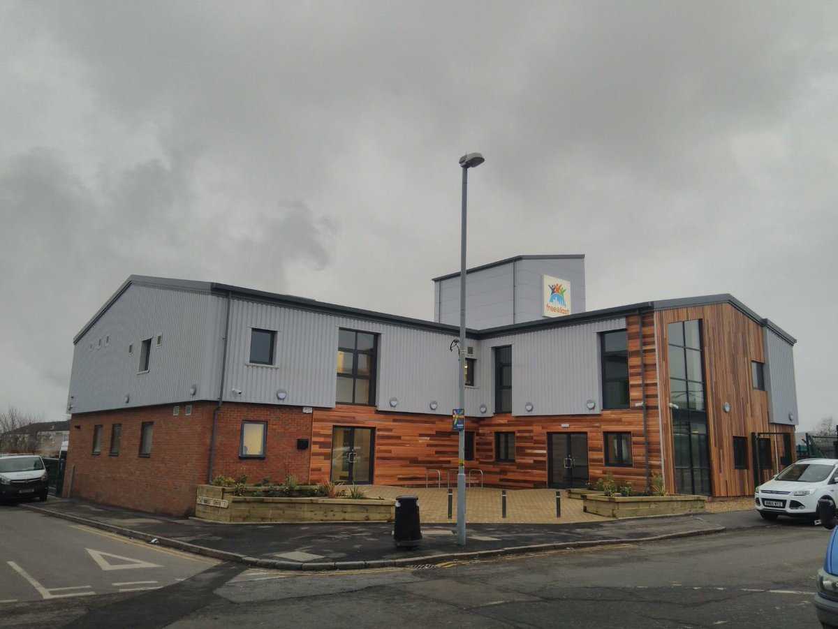 TNLComFund's tweet photo. Open at last! A BIG congrats to #NationalLottery funded @freeatlast1999 The vibrant youth and community centre in Nechells officially opened its doors (and climbing wall) last week. Check out their activities and events ⬇️⬇️⬇️ 

https://t.co/ayWHzjyIDk https://t.co/WFipNHnX2W
