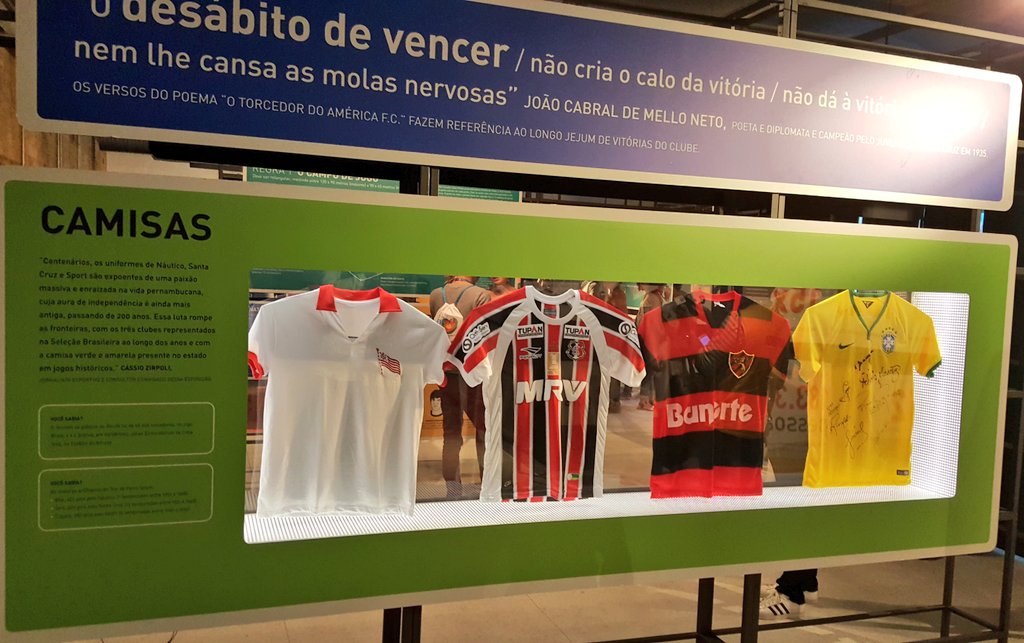 Cassito_Z's tweet photo. Camisas do hexa no Estadual, do Nordestão 2016, do Brasileiro 1987 e da Seleção Brasileira com assinaturas dos pernambucanos convocados... #hellorecife #museudofutebolnaarea https://t.co/XCB7rb93Pu