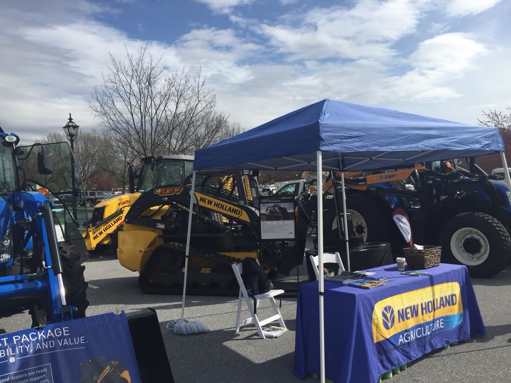 RudyBlueBoy's tweet photo. @NewhollandCE showing of the Manhole Saw from Coneqteq at the #PSATSConf18 in Hershey, PA. https://t.co/26TuqgVckB