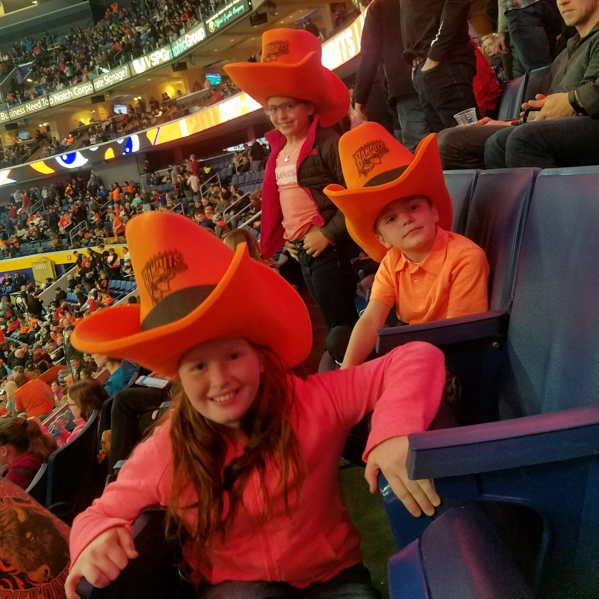 scottclinton77's tweet photo. #sillykiddos https://t.co/dFTWtQSlpN