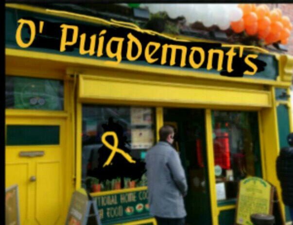 Avui el personal de 
l'<a href="/ambaixadaEirero/">Ambaixada d'Éire (St Esteve de les Roures)</a> ha intentat netejar i decorar el nou Irish pub (i la residència temporal de l'ambaixador irlandès): 
"O 'Puigdemont's" (una molt antiga família irlandesa de Cork i Alemanya Butzemanns). La pintura és una mica rústica però oberta per beers!