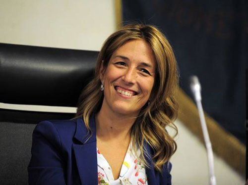 AmicheperlaRete's tweet photo. Con il progetto S.V.O.L.T.E., 2,5 milioni di euro contro la violenza grazie @Reg_Campania e all'assessore @ChMarciani. Permetterà ai #centriantiviolenza del territorio campano di offrire tirocini retribuiti alle #donne per 12 mesi. Di più qui https://t.co/NAYUZPOFGn https://t.co/73FPR7SOFn