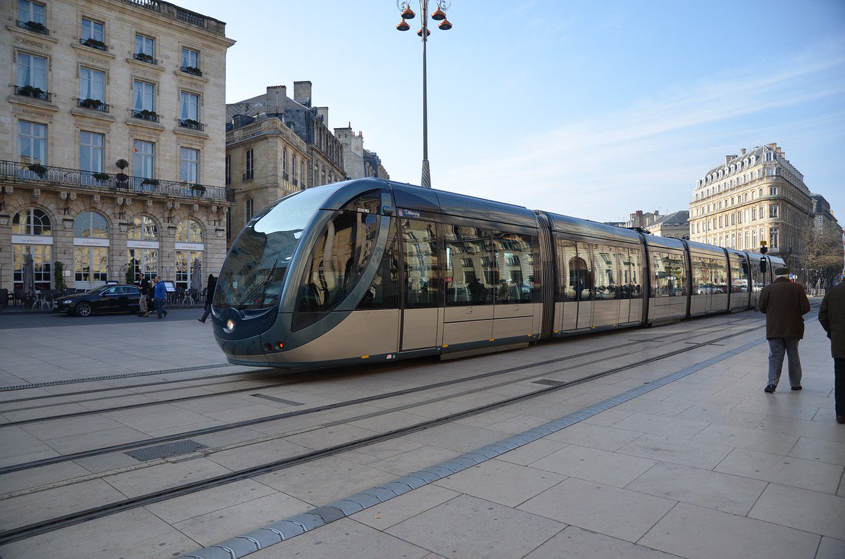 BoogiApp's tweet photo. Un plan d’urgence pour la #mobilité dans l’agglomération de #Bordeaux, avec l'expérimentation d'un "bonus mobilité" favorisant la pratique du #covoiturage !

➡️ https://t.co/u1tJ55xAKu
via @Bordeaux7 https://t.co/ENOZzYigg8