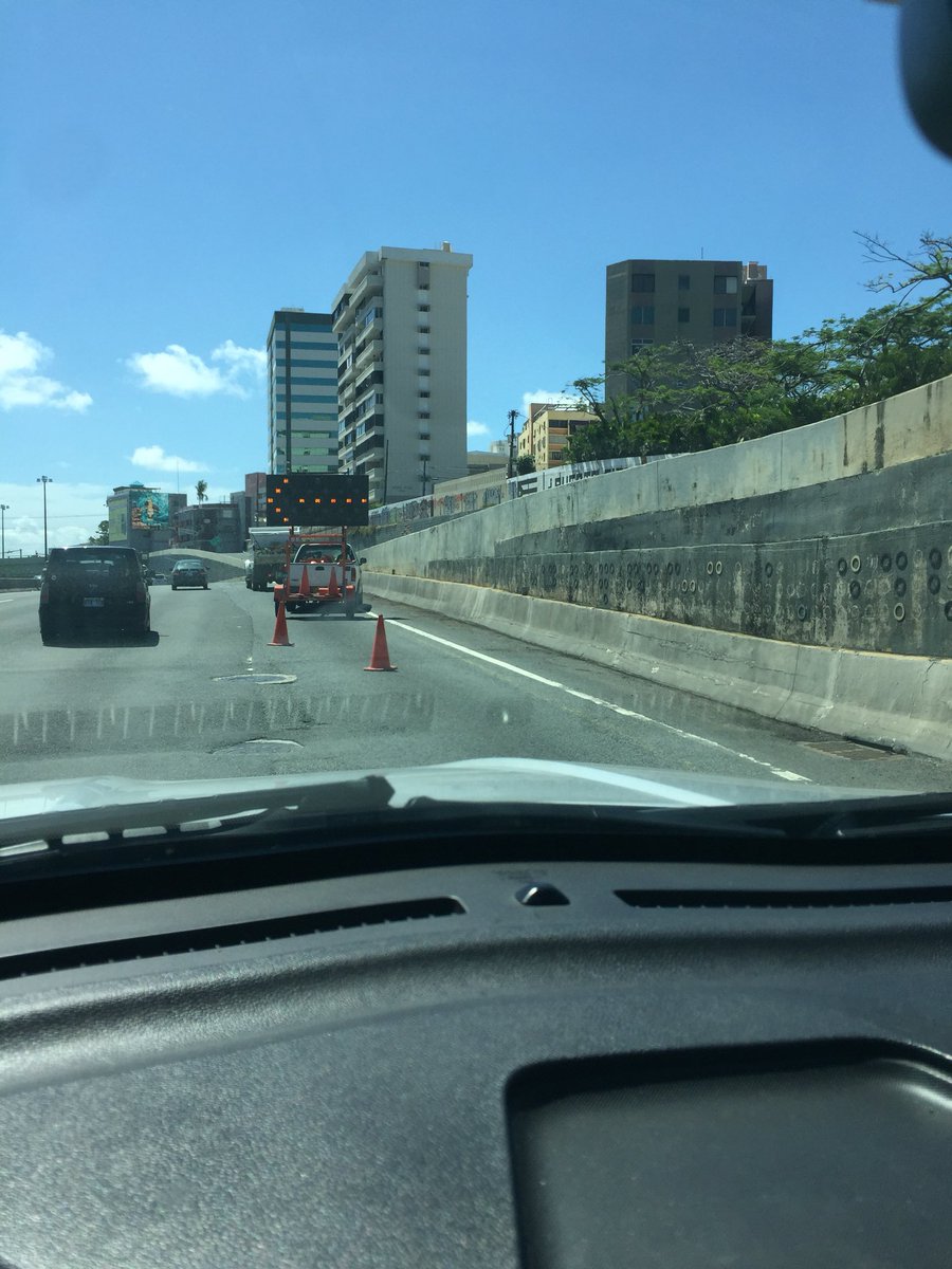 NomarWDO's tweet photo. @_DiegoTimba_ @TransitoPR No hay nada, solo que en la salida despues del tunel estan limpiando las cunetas https://t.co/tgaB6ZHNJZ
