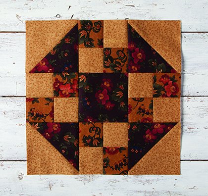 nancys_notions's tweet photo. Combine fabric squares in two sizes with half-square triangles to create this #FreeQuiltBlock pattern: Prairie Queen. 
https://t.co/gQTUOj7uPk https://t.co/cC3Nr35e9S